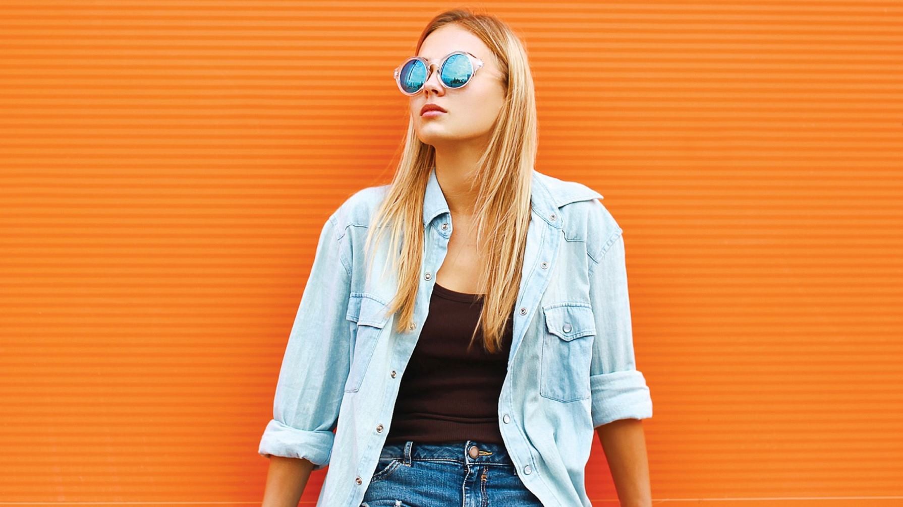 mujer-modelando-ropa-urbana