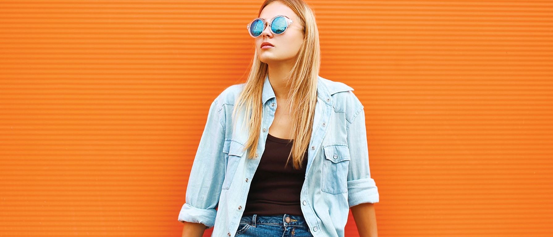 mujer-modelando-ropa-urbana